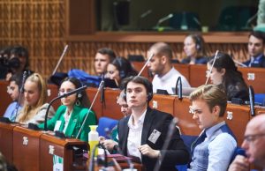 Omladinski delegati: Poziv za prijavu za učešće u inicijativi Kongresa lokalnihi regionalnih vlasti Saveta Evrope „Rejuvenating Politics“ 2023. godine